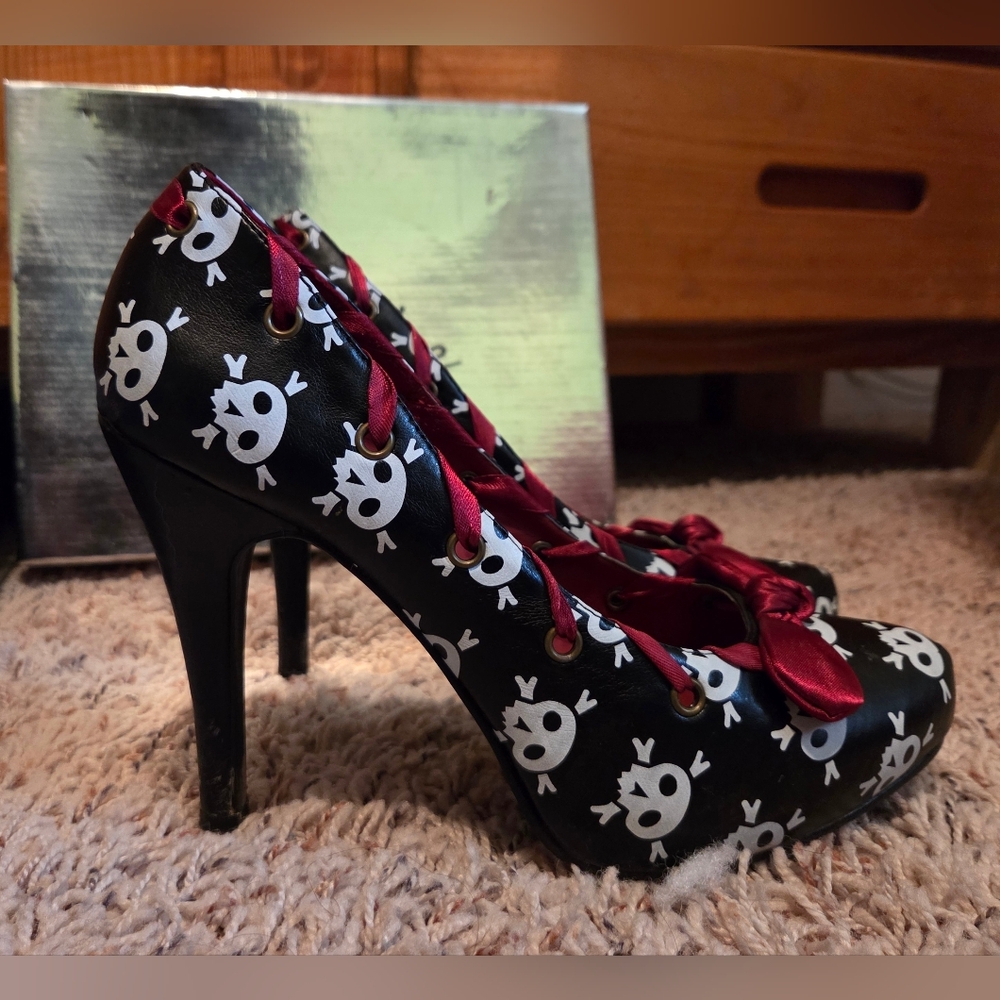 Ellie 4" Black AHOY Pumps